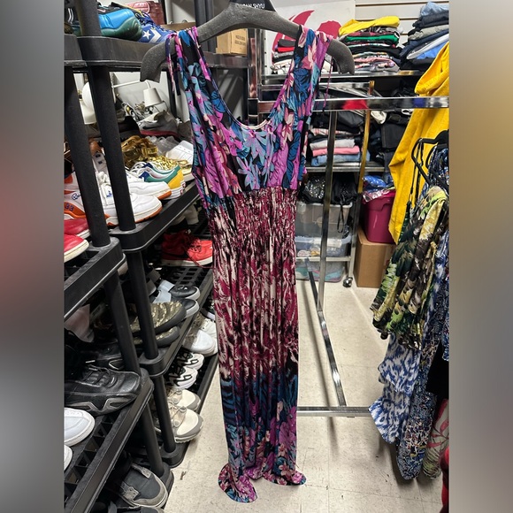 Ladies Dress - Picture 8 of 8